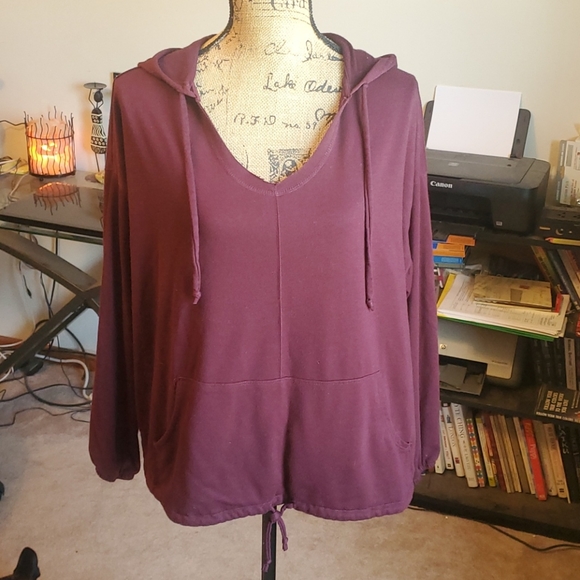 Maurices burgundy sweatshirt hoodie size XL - Picture 1 of 8